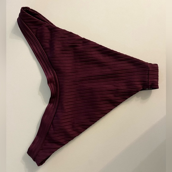 Gently Used L Space Mercer Bikini Bottom in Eco Ocean Rib Size Medium - Picture 7 of 7